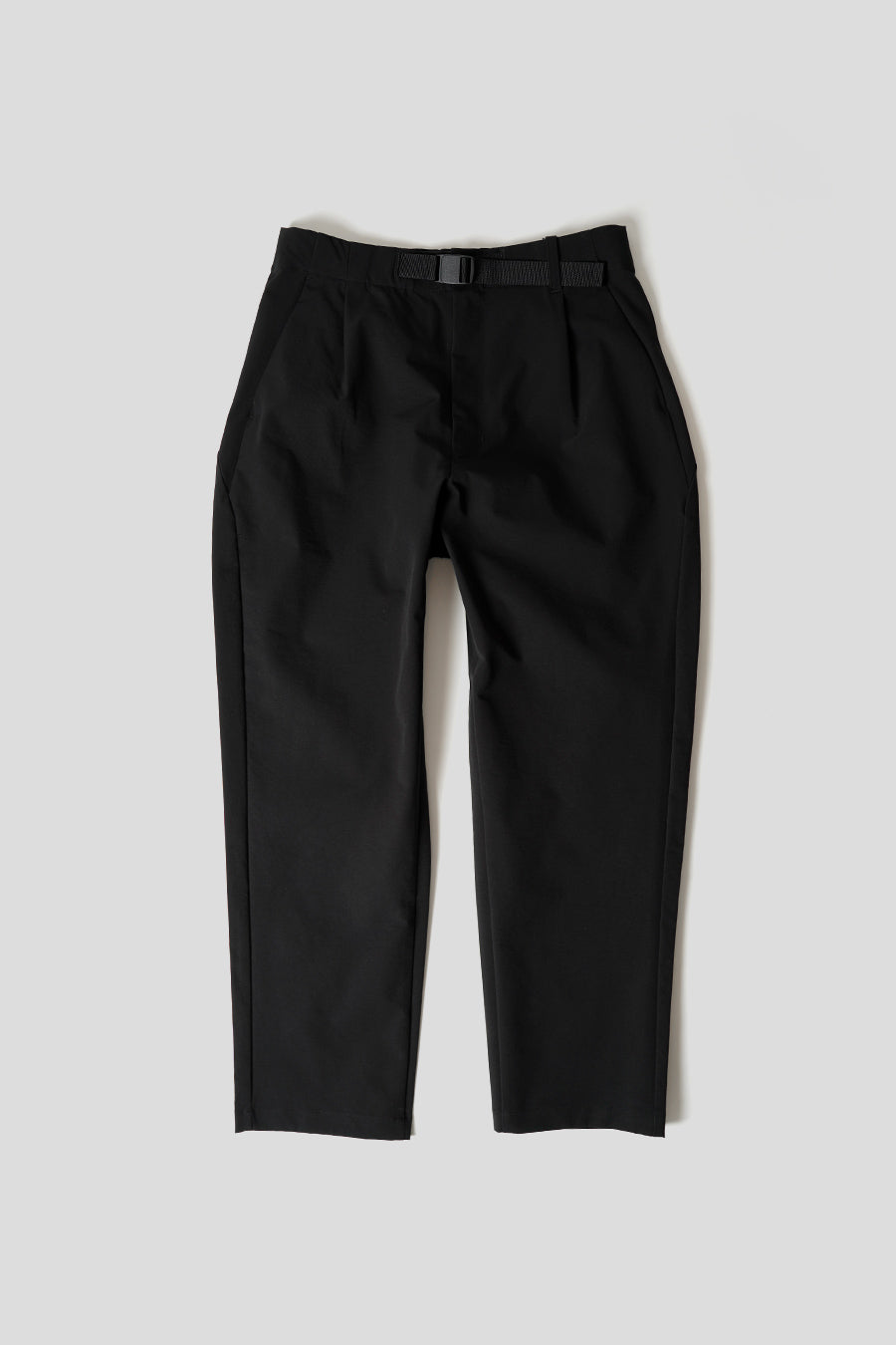 GOLDWIN - BLACK ONE TUCK TAPERED STRETCH PANTS