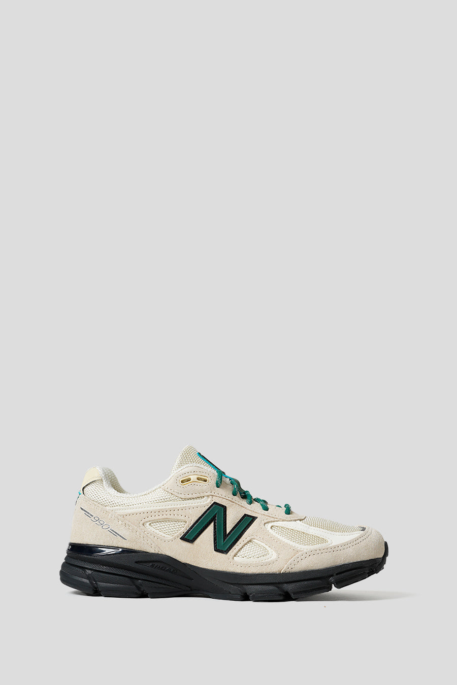 NEW BALANCE MACADAMIA NUT AND BLACK MADE IN USA 990 V4 SNEAKERS