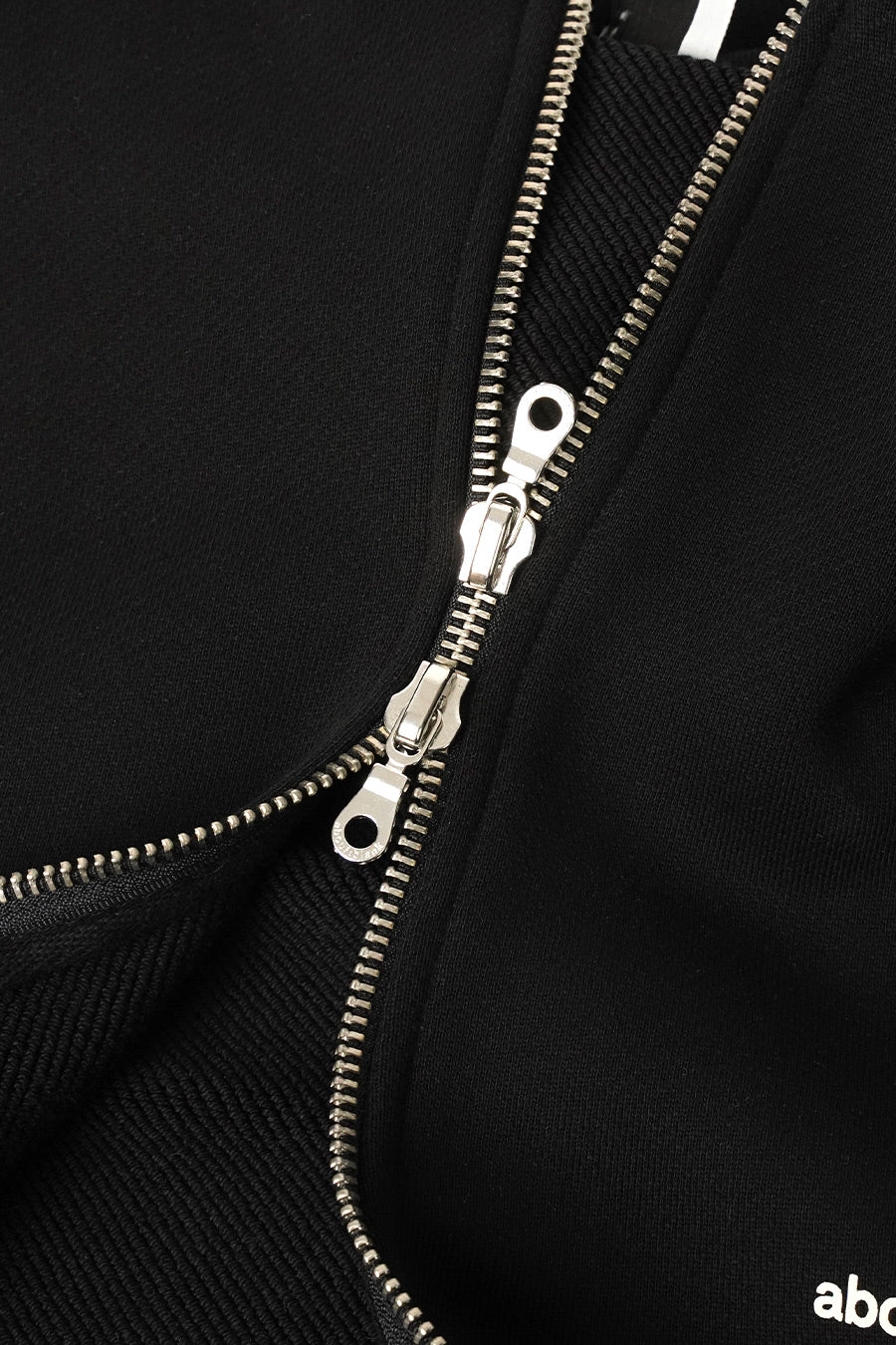 about:blank - HOODIE ZIP BOX NOIR - LE LABO STORE