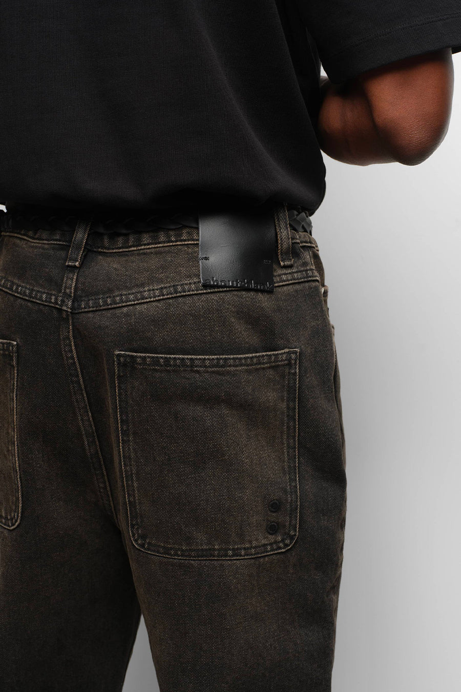 about:blank - JEANS EN DENIM NOIR - LE LABO STORE