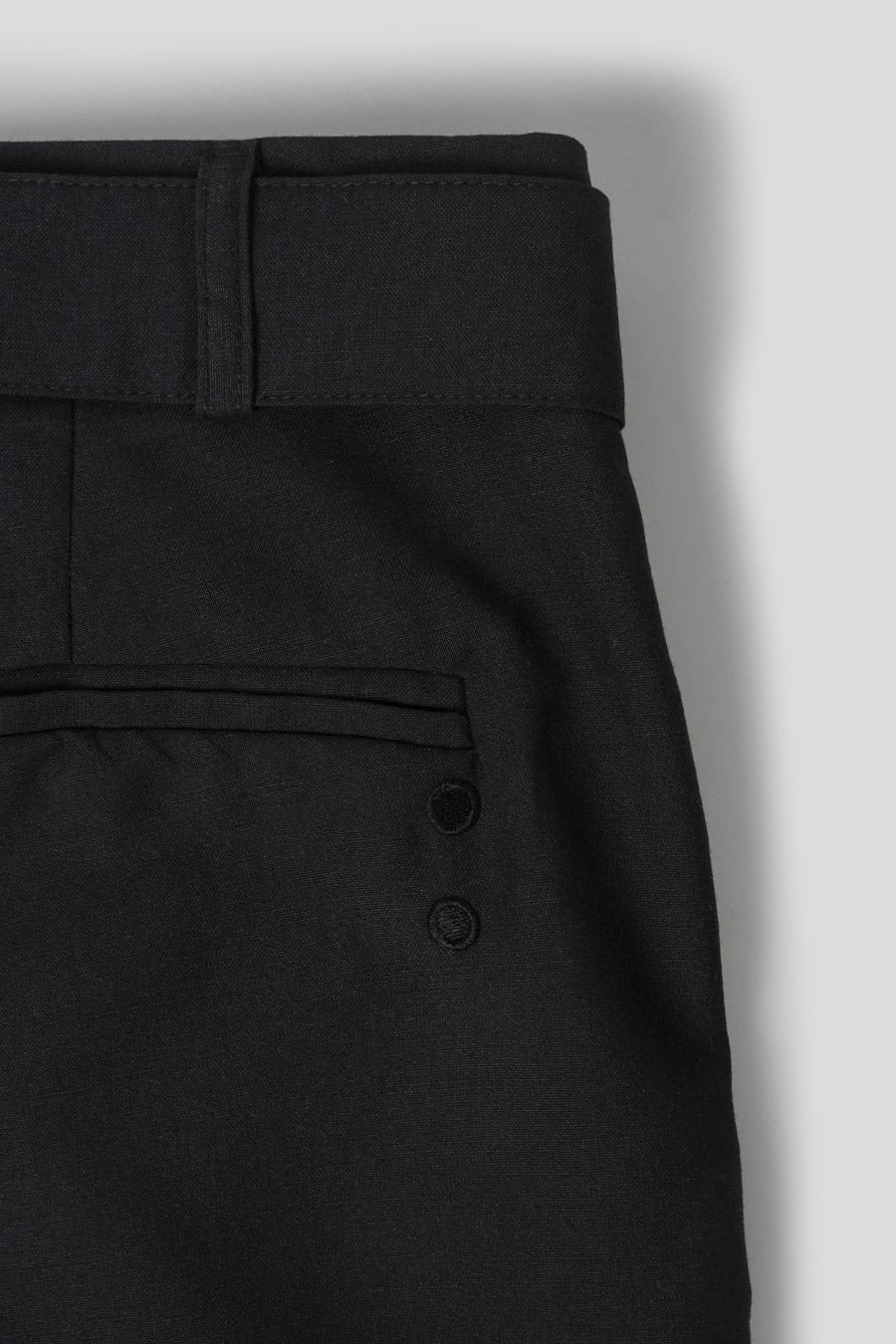 about:blank - PANTALON RELAXED BELTED NOIR - LE LABO STORE