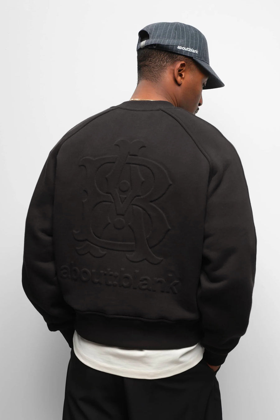 about:blank - BLACK INSIGNIA CREWNECK - LE LABO STORE