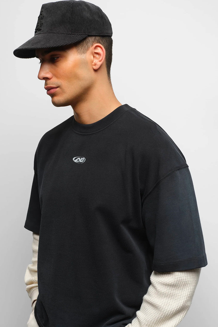 about:blank - T-SHIRT RAW HEM SPORTS NOIR DÉLAVÉ - LE LABO STORE