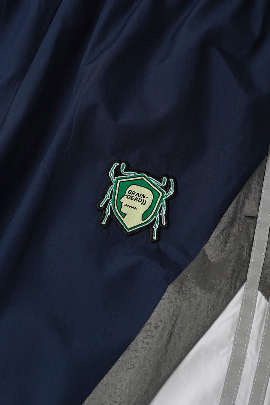 ADIDAS - BAS DE SURVÊTEMENT BD X BRAIN DEAD BLEU MARINE ET GRIS - LE LABO STORE