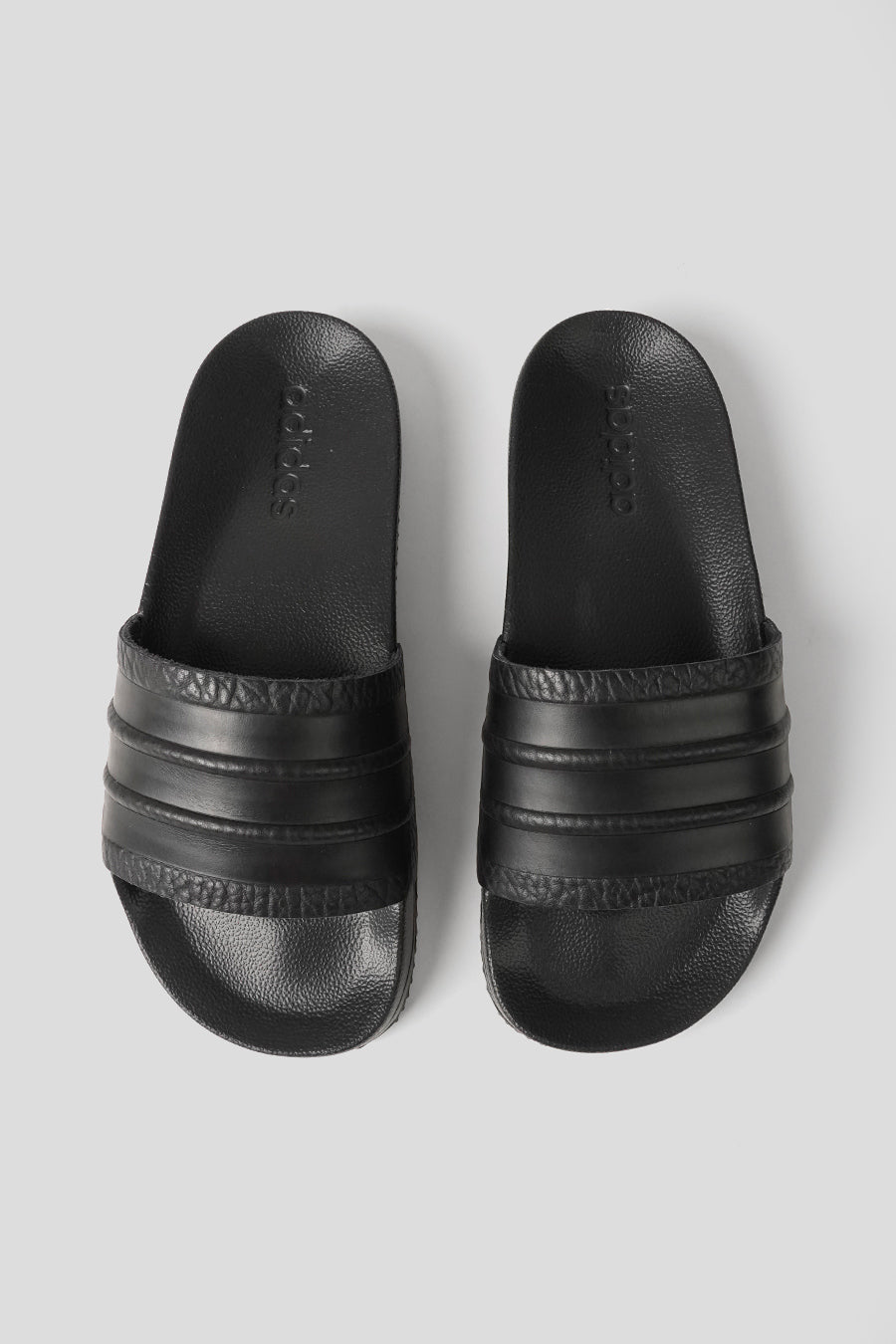 ADIDAS - CLAQUETTES ADILETTE X ARTE NOIRES - LE LABO STORE