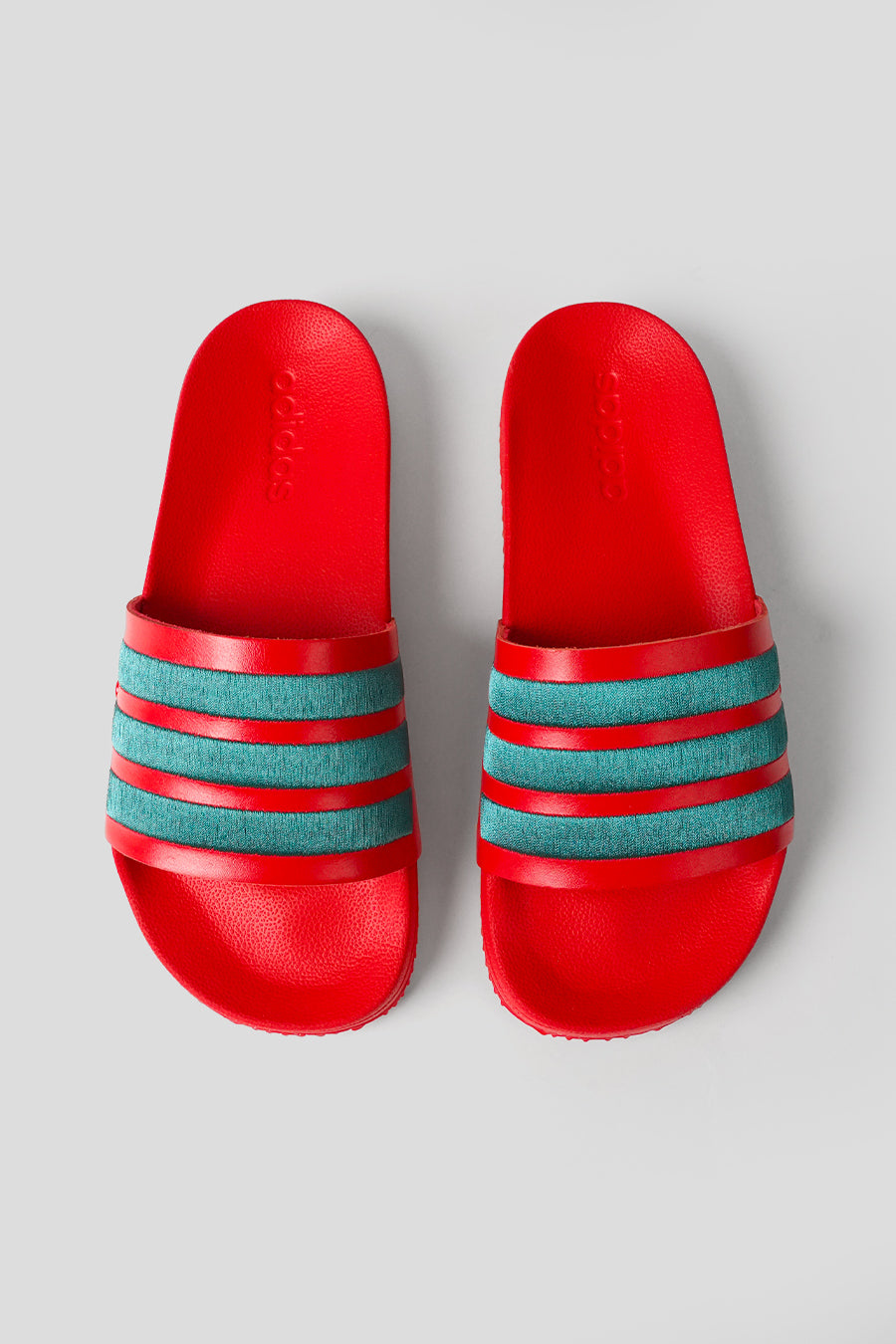 ADIDAS - CLAQUETTES ADILETTE X ARTE ROUGES - LE LABO STORE