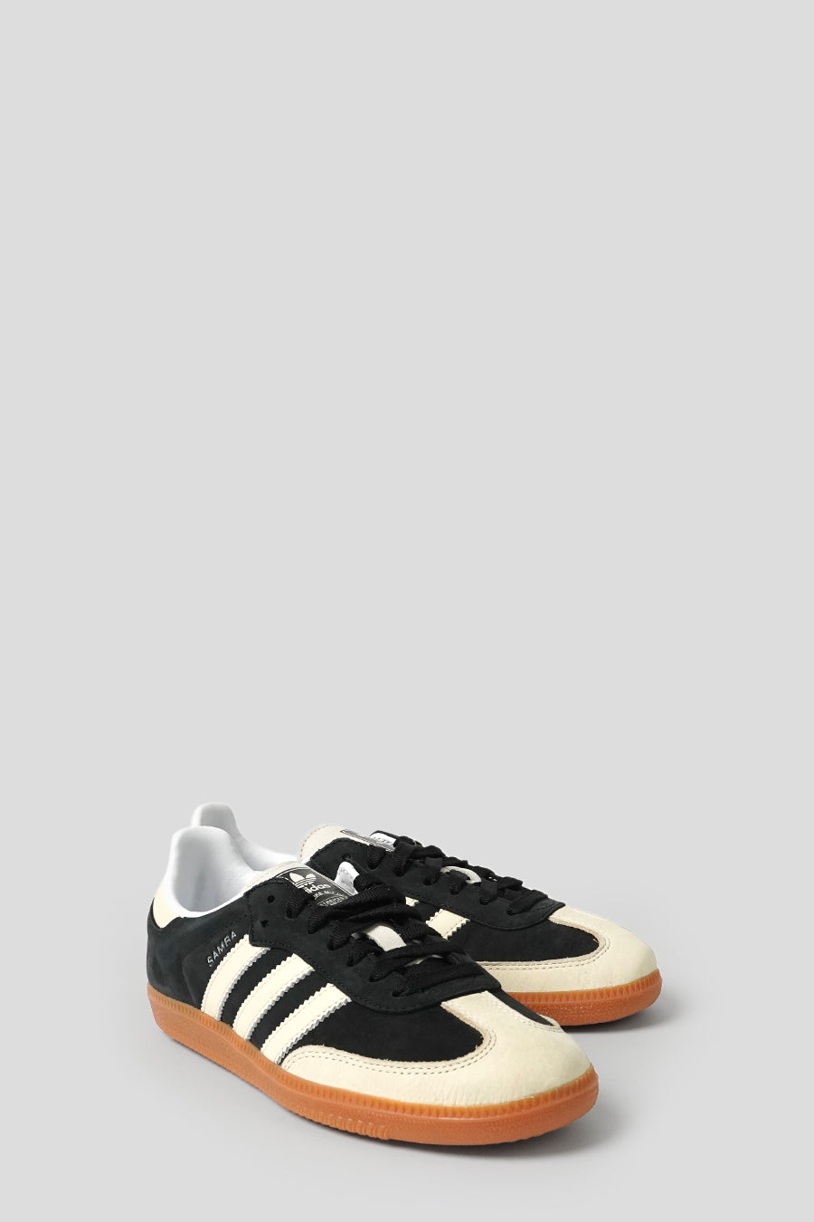 ADIDAS - CORE BLACK AND WONDER WHITE AND SILVER METALLIC SAMBA OG W SNEAKERS LE LABO STORE ADIDAS - CORE BLACK AND WONDER WHITE AND SILVER METALLIC SAMBA OG W SNEAKERS LE LABO STORE