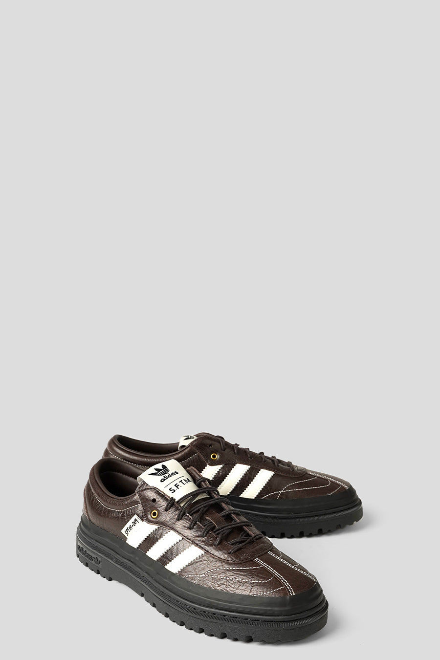 ADIDAS - SNEAKERS SAMBA LX FREIZEIT SFTM AURORA COFFEE, OFF WHITE AND CORE BLACK - LE LABO STORE