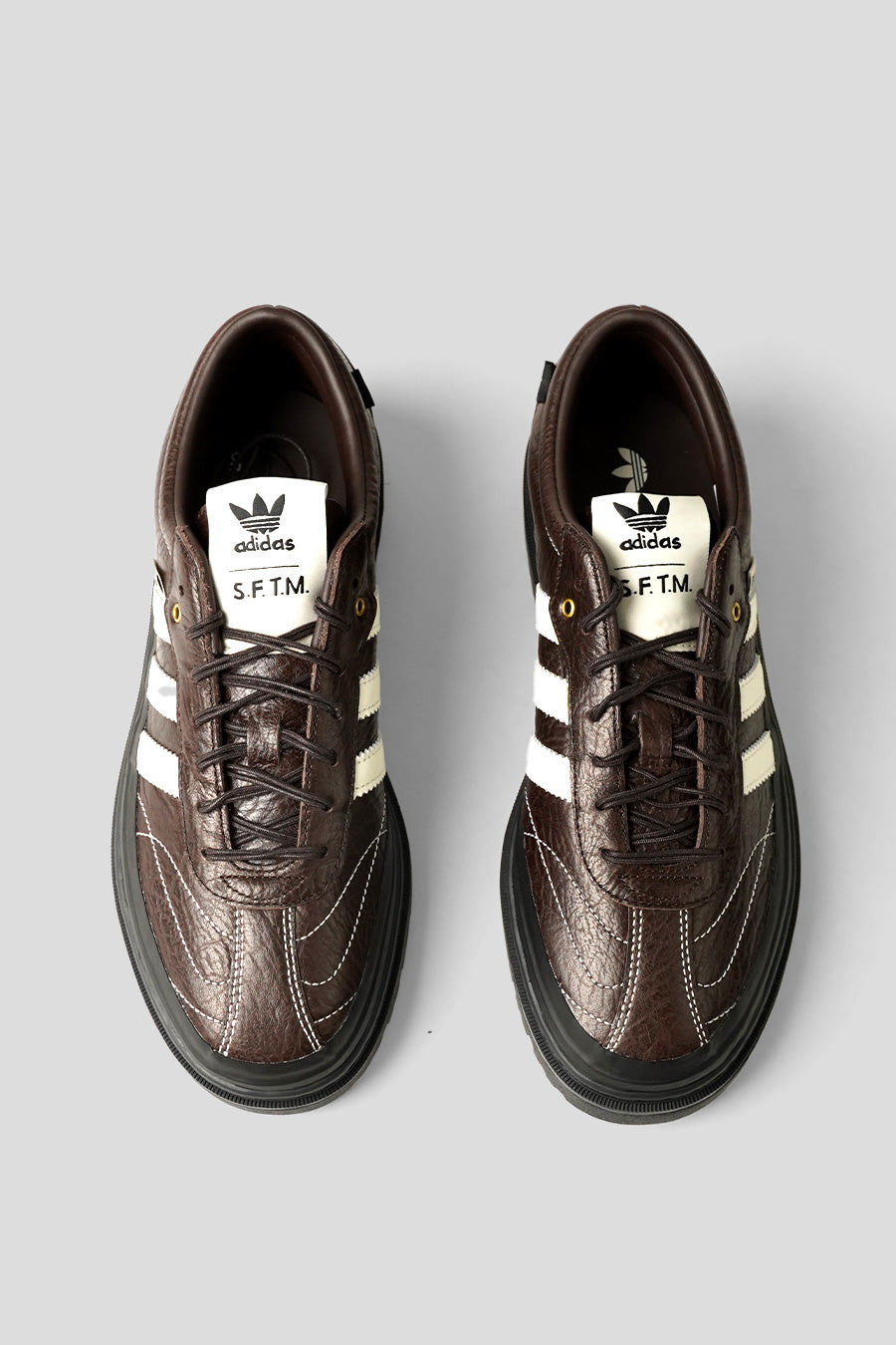 ADIDAS - SNEAKERS SAMBA LX FREIZEIT SFTM AURORA COFFEE, OFF WHITE AND CORE BLACK - LE LABO STORE