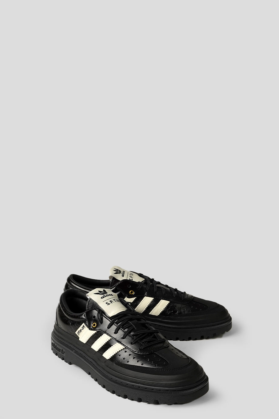 ADIDAS - SNEAKERS SAMBA LX FREIZEIT SFTM CORE BLACK AND OFF WHITE - LE LABO STORE