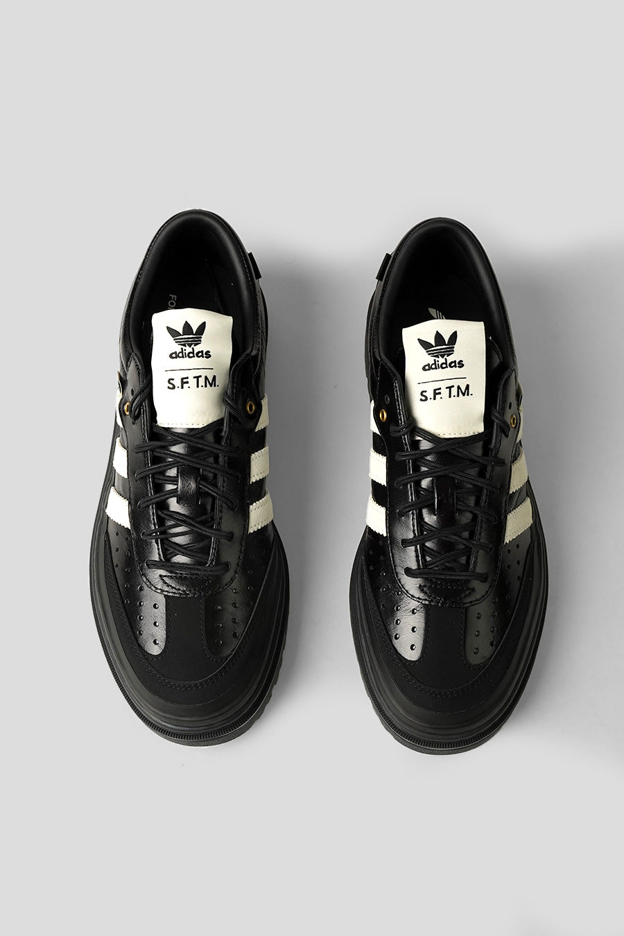 ADIDAS - SNEAKERS SAMBA LX FREIZEIT SFTM CORE BLACK AND OFF WHITE - LE LABO STORE