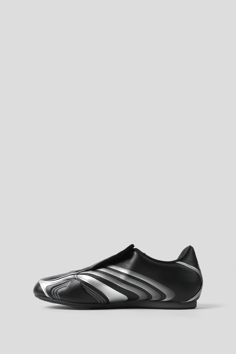 ADIDAS - SNEAKERS TAEKWONDO F50 CORE BLACK, SILVER METALLIC ET GREY SIX - LE LABO STORE