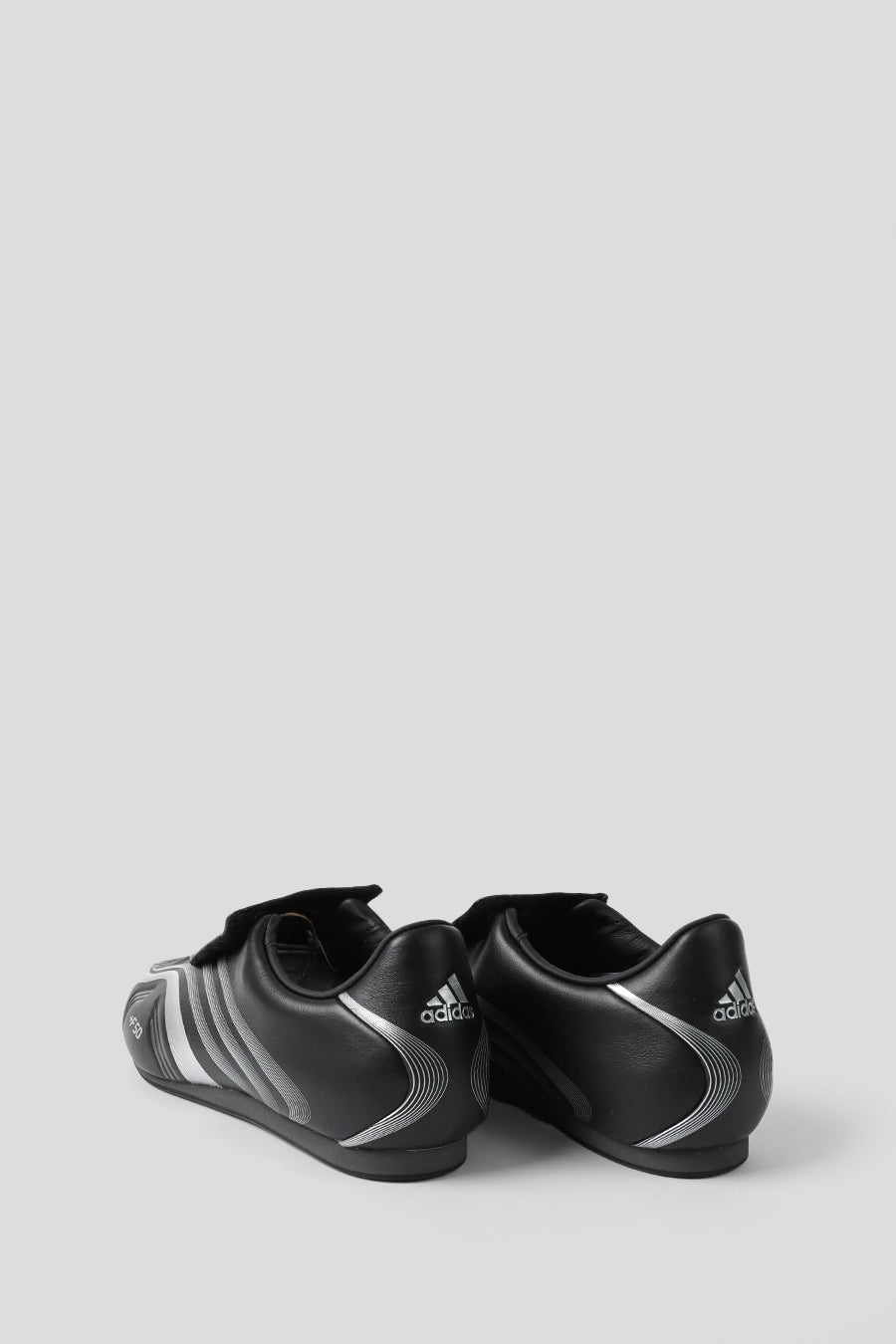 ADIDAS - SNEAKERS TAEKWONDO F50 CORE BLACK, SILVER METALLIC ET GREY SIX - LE LABO STORE