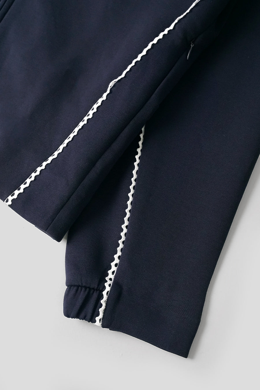 ADIDAS - VESTE ZIPPÉE ZNE FZ X ARTE BLEU MARINE ET BLANCHE - LE LABO STORE