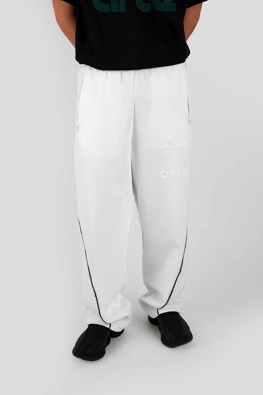 ADIDAS - WHITE AND GREEN ZNE X ARTE TRACKPANT - LE LABO STORE