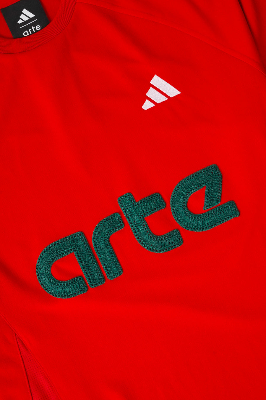 ADIDAS - T-SHIRT JERSEY X ARTE ROUGE ET VERT - LE LABO STORE