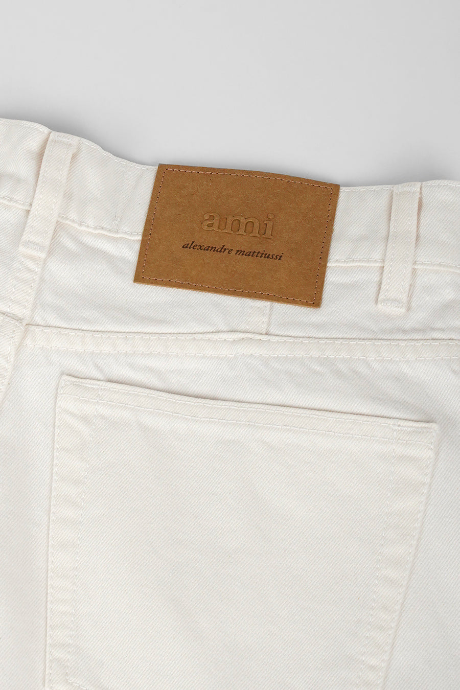 AMI PARIS - WHITE CREAM LOOSE SHORTS - LE LABO STORE