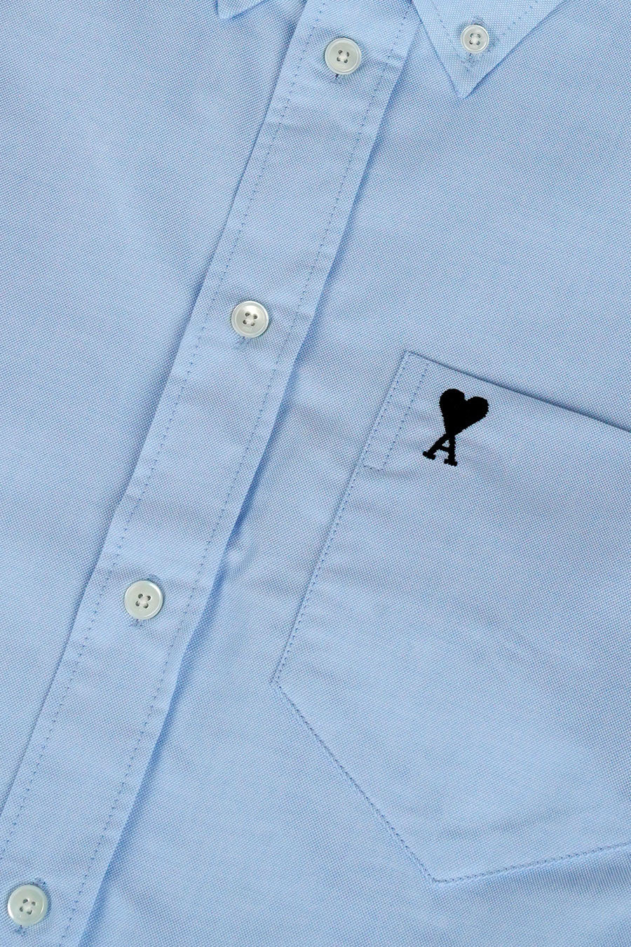 AMI PARIS - CHEMISE MANCHES LONGUES COL BOUTONNÉ AMI DE COEUR BLEU CIEL - LE LABO STORE