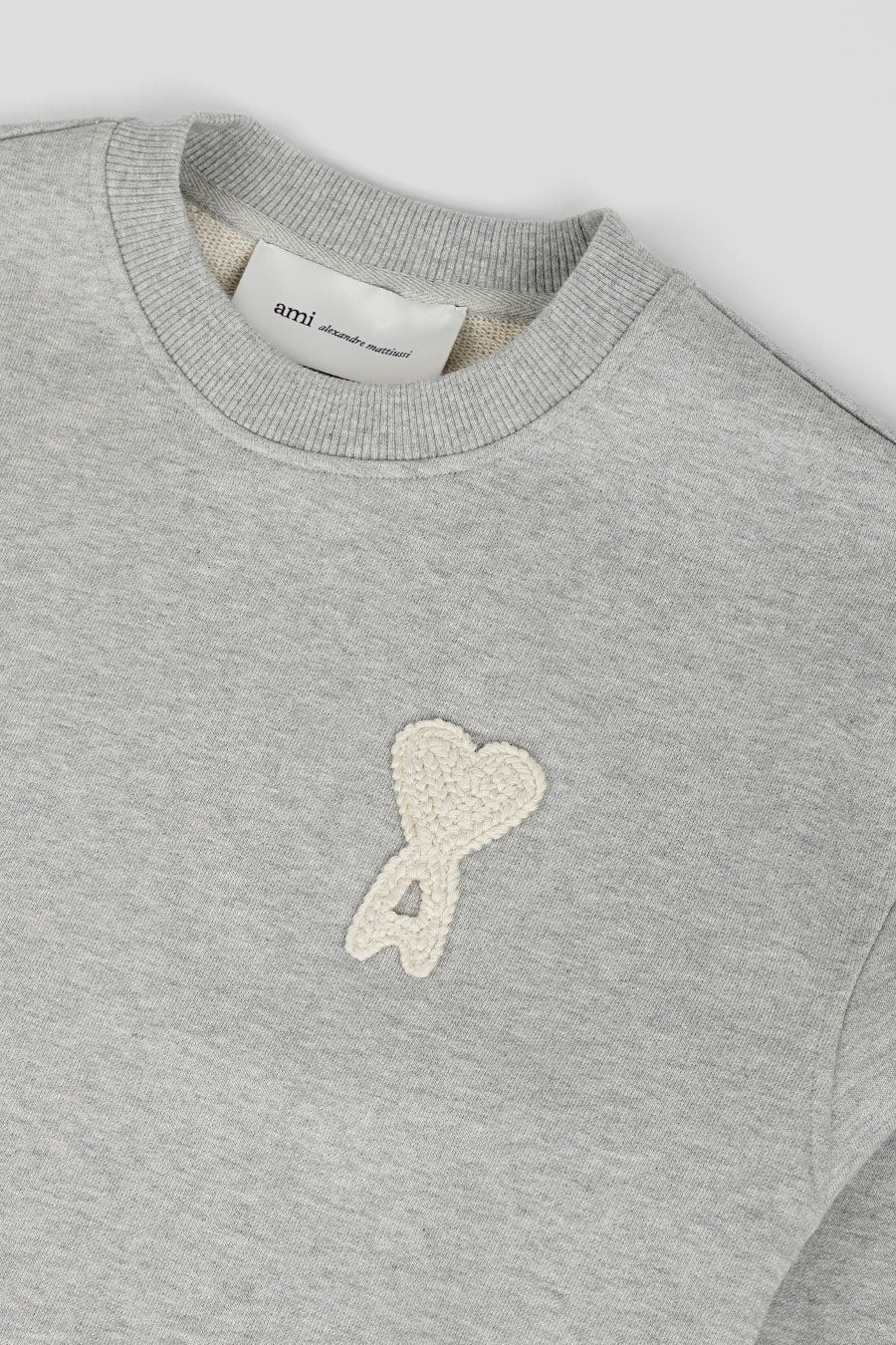 AMI PARIS - CREWNECK CLASSIC FIT AMI DE COEUR PATCH GRIS CENDRE - LE LABO STORE