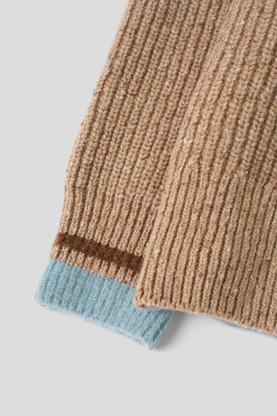 AMI PARIS - CAMEL V NECK COLLEGE AMI DE COEUR PULL - LE LABO STORE