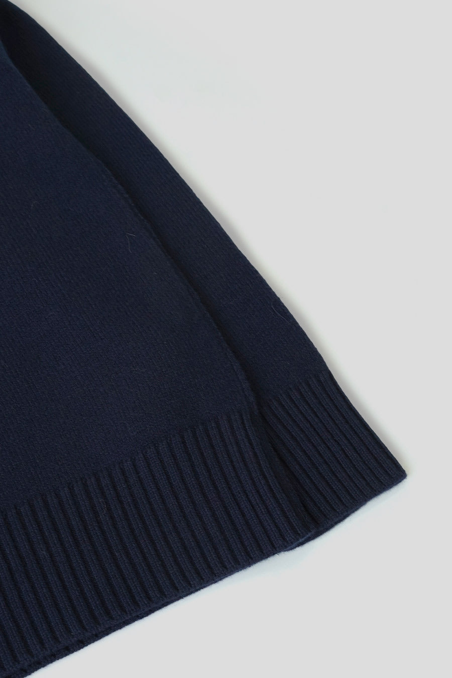 AMI PARIS - PULL EN LAINE AMI DE COEUR BLEU MARINE - LE LABO STORE