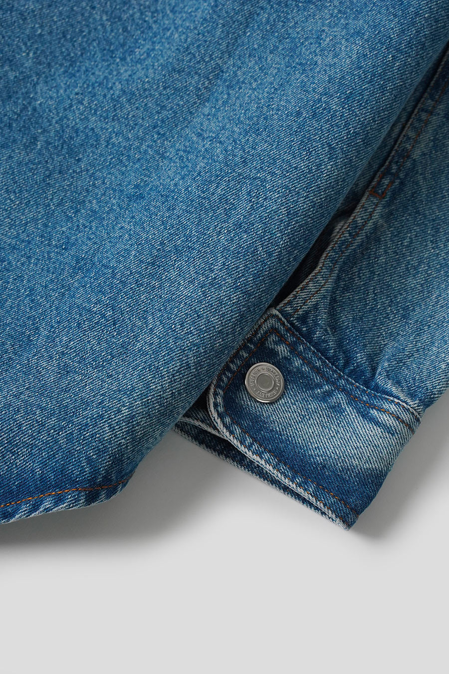 AMI PARIS - SURCHEMISE AMI DE COEUR EN CROCHET BLEU DÉLAVÉ - LE LABO STORE