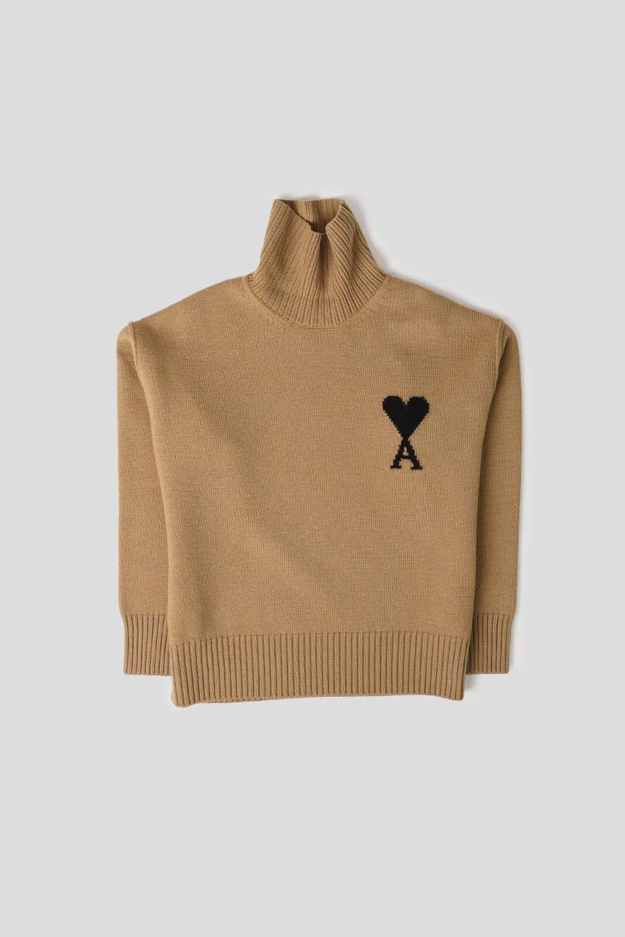 AMI PARIS - CAMEL AND BLACK AMI DE COEUR MOCK NECK PULLOVER - LE LABO STORE