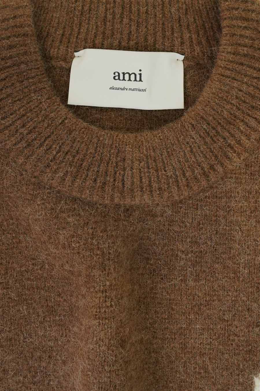 AMI PARIS - PULL COL ROND AMI DE COEUR NOISETTE ET ECRU - LE LABO STORE