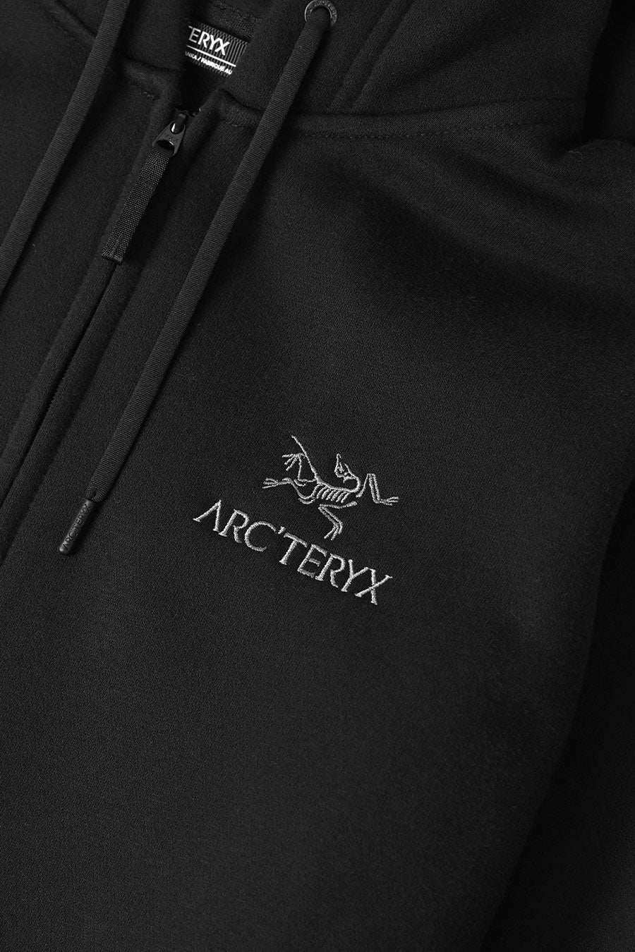 Arc'teryx - POLAIRE ZIPPÉ À CAPUCHE EMBLEM NOIR - LE LABO STORE