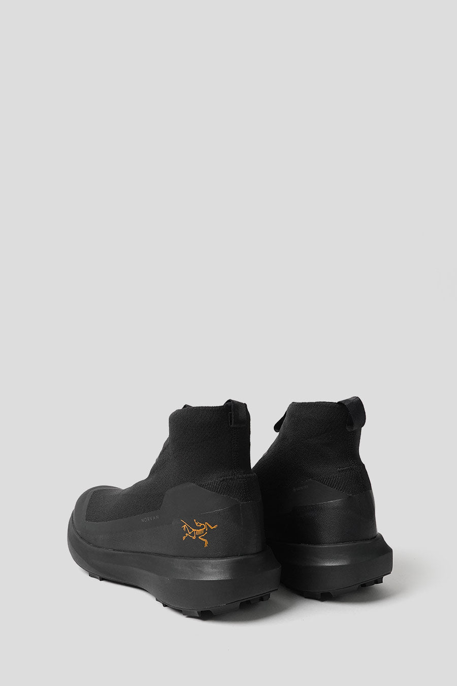 Arc'teryx - BLACK NORVAN 4 NIVALIS SNEAKERS - LE LABO STORE