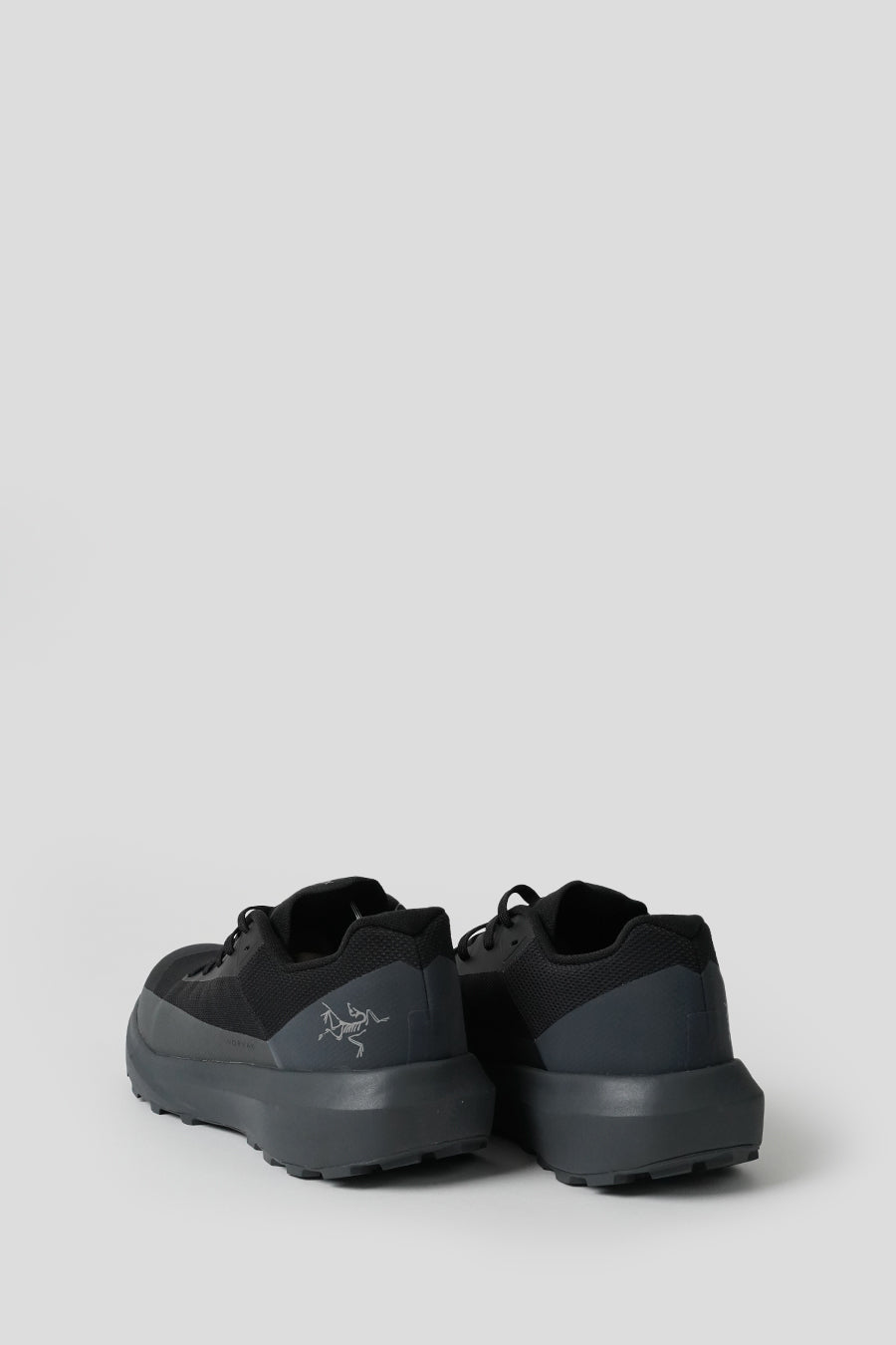 Arc'teryx - BLACK AND CLOUD NORVAN LD 4 SNEAKERS - LE LABO STORE