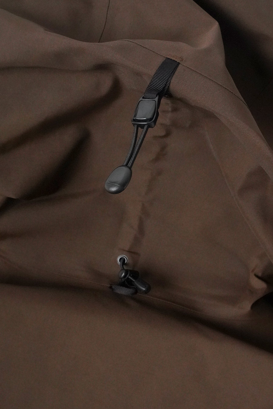 Arc'teryx - VESTE ALPHA SV CAROB, BLACK ET DYNASTY - LE LABO STORE