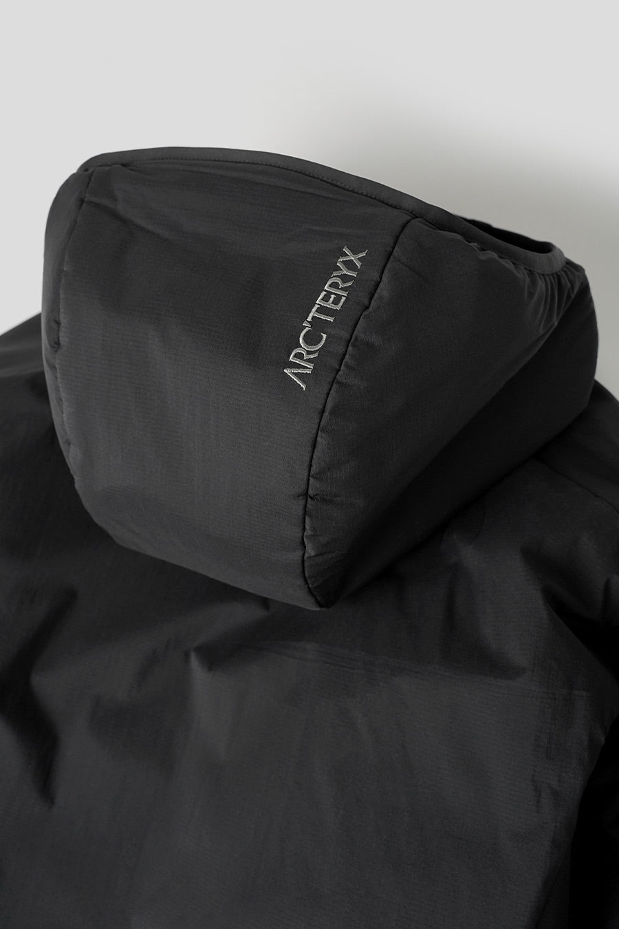 Arc'teryx - VESTE ATOM HOODY M NOIRE - LE LABO STORE