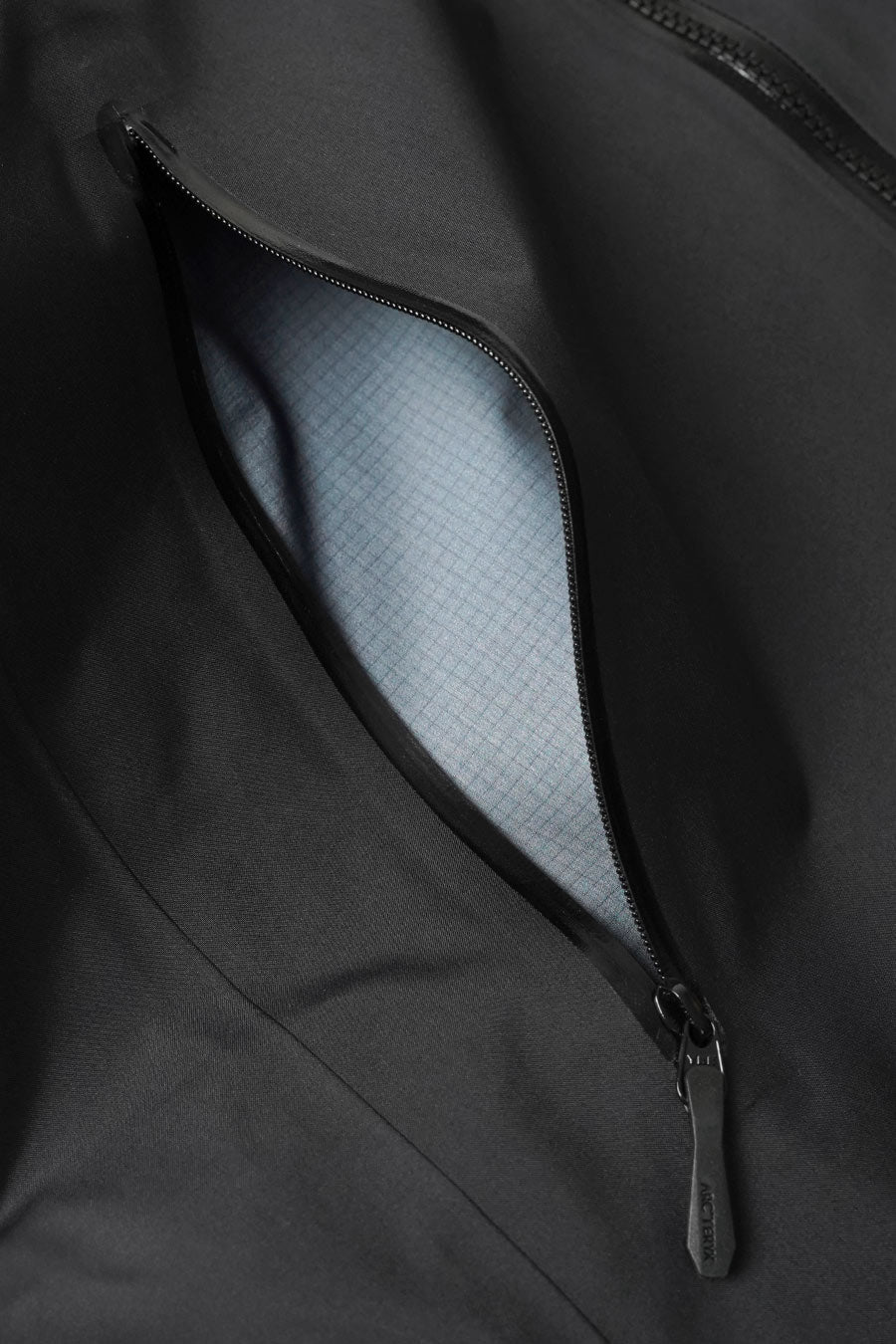 Arc'teryx - VESTE BETA M NOIRE - LE LABO STORE