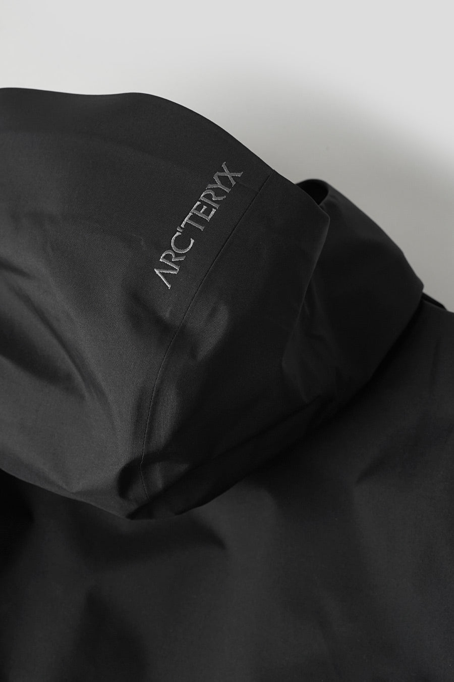 Arc'teryx - BLACK BETA SL M JACKET - LE LABO STORE