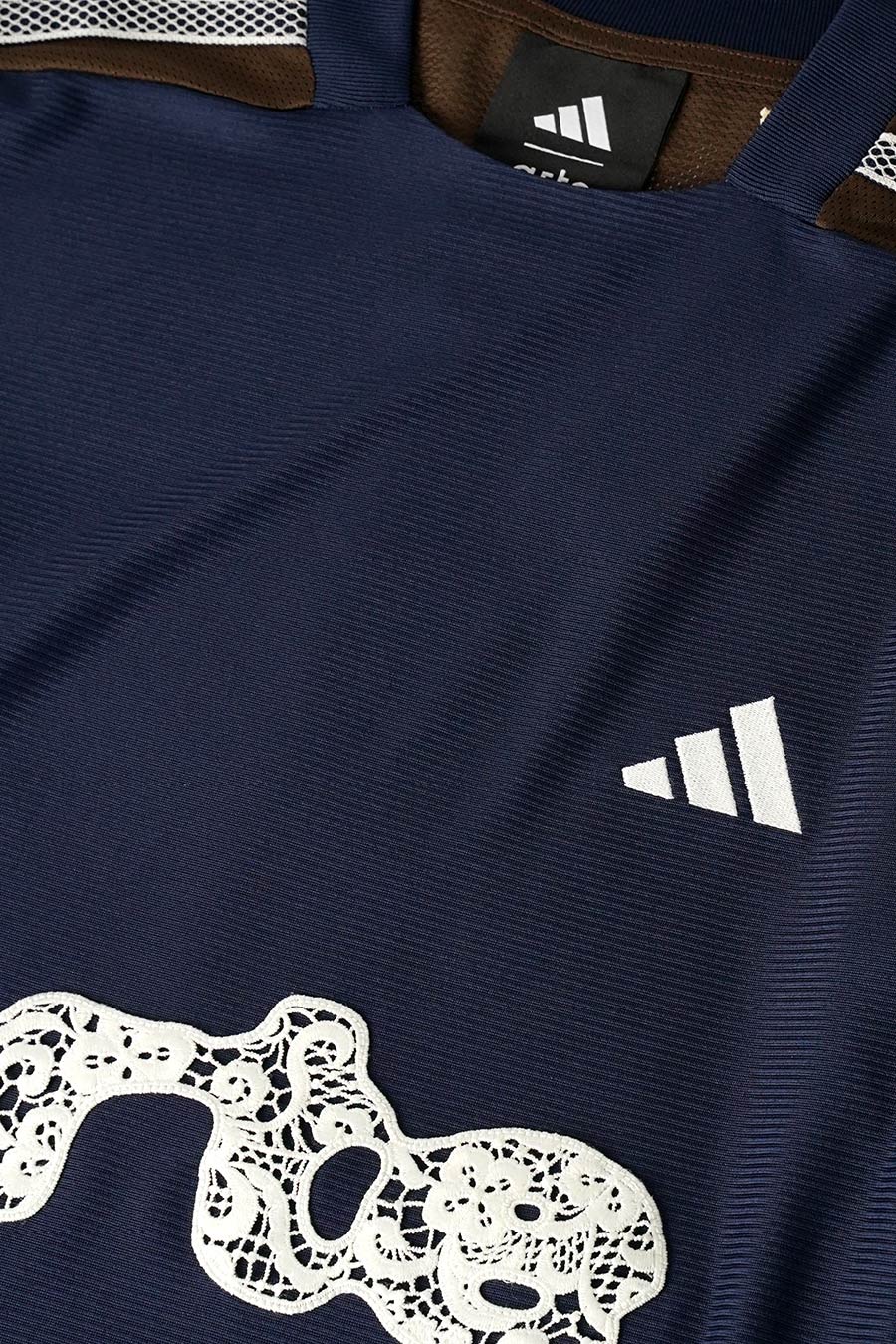 ADIDAS - JERSEY MIX X ARTE BLEU MARINE ET MARRON - LE LABO STORE