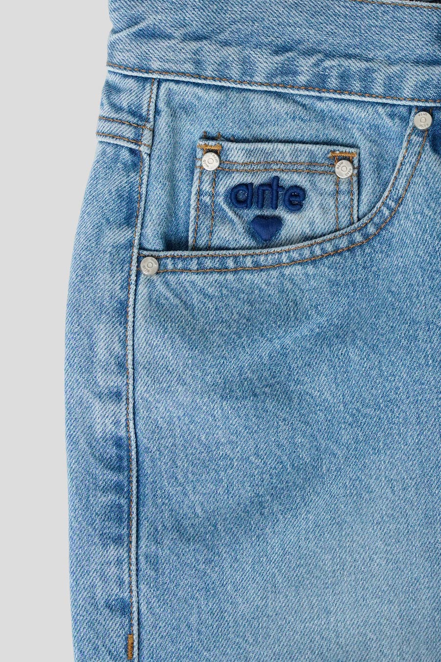 Arte - BASIC BLEACH JEANS - LE LABO STORE
