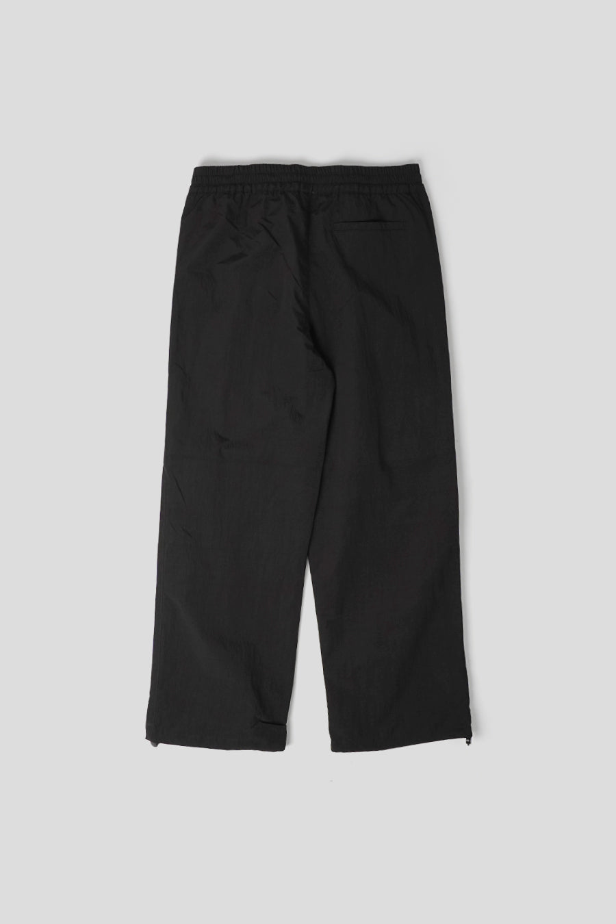Arte - PANTALON DE SURVÊTEMENT EN NYLON NOIR - LE LABO STORE