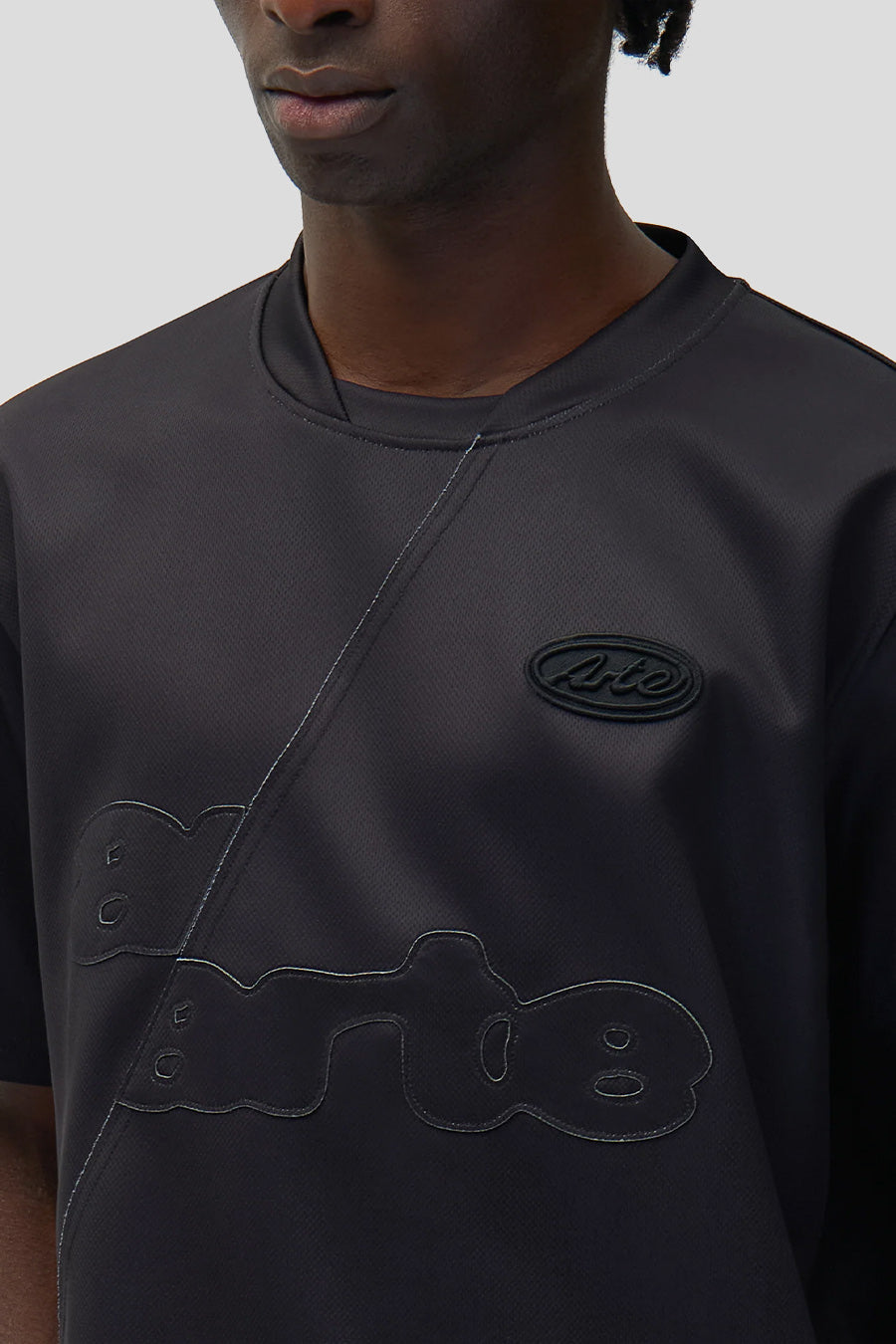 Arte - BLACK FOOTBALL T-SHIRT - LE LABO STORE