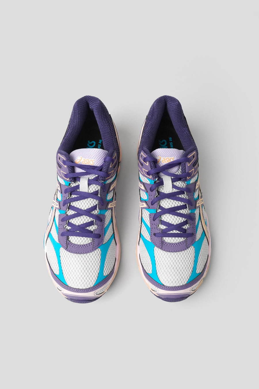 Asics - SNEAKERS GEL CUMULUS 16 CLOUD GREY ET BISQUE - LE LABO STORE