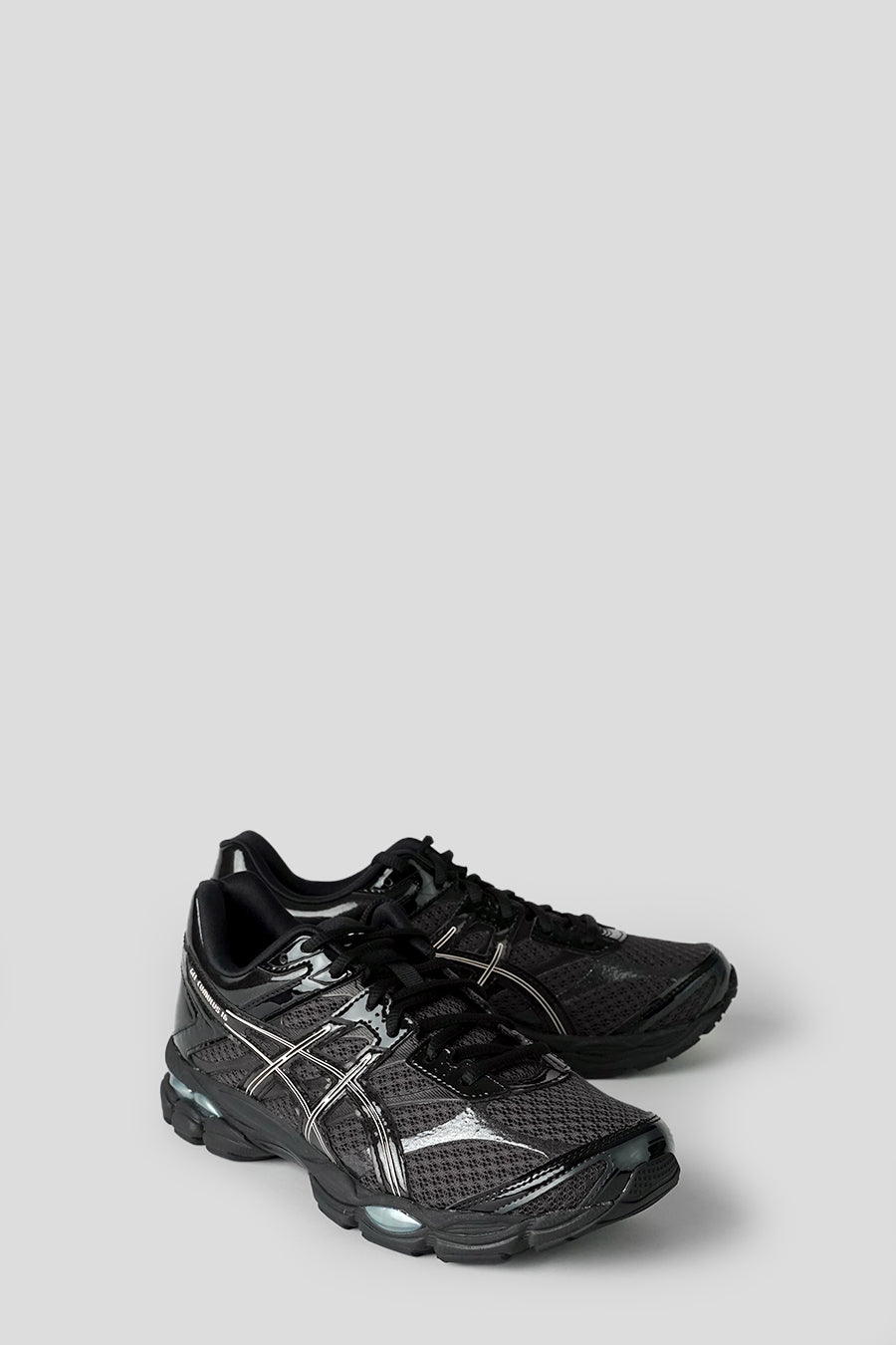 Asics - SNEAKERS GEL-CUMULUS 16 GRAPHITE GREY ET BLACK - LE LABO STORE