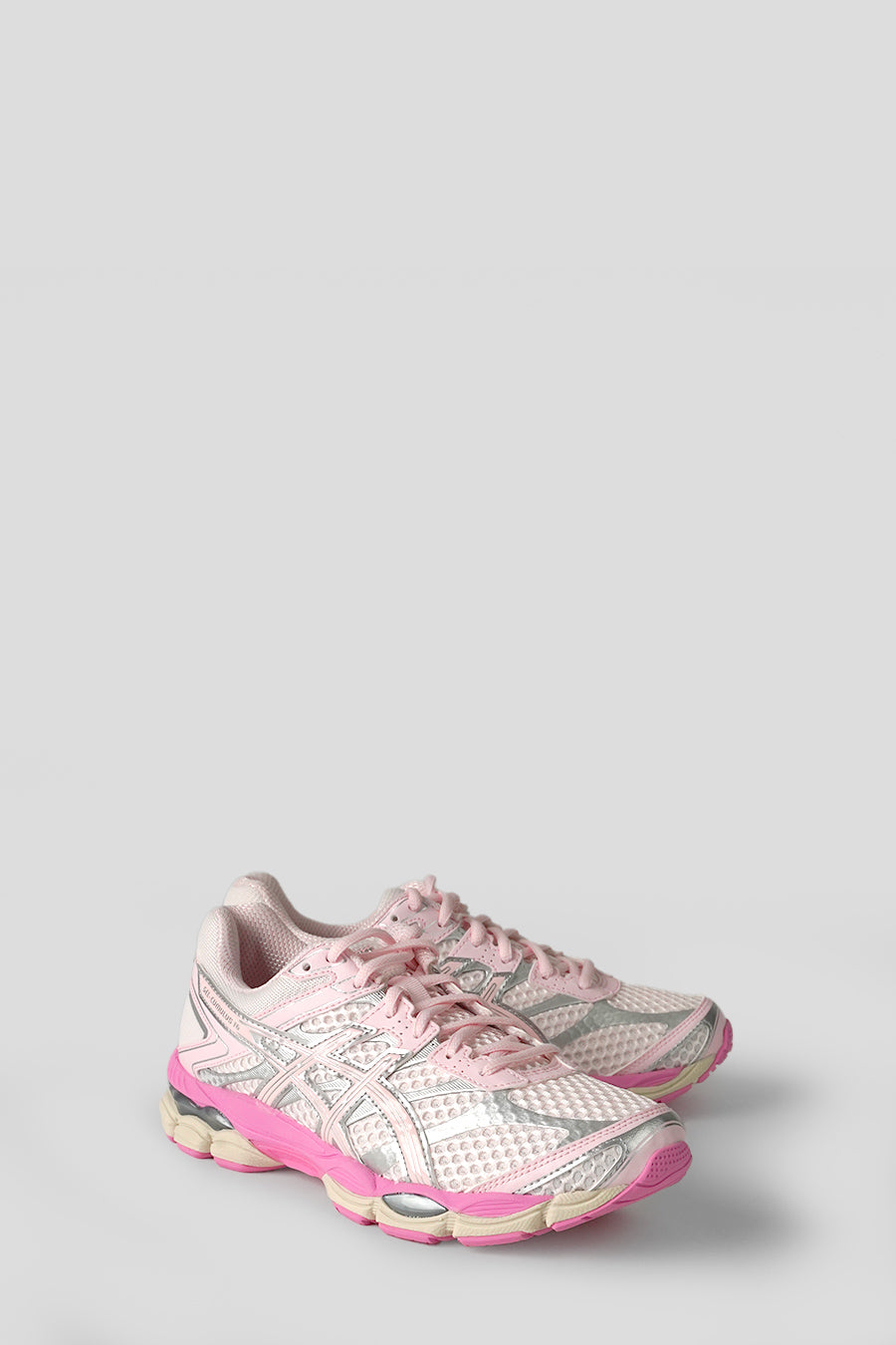 Asics - SNEAKERS GEL-CUMULUS 16 PALE PINK ET PINK SALT - LE LABO STORE