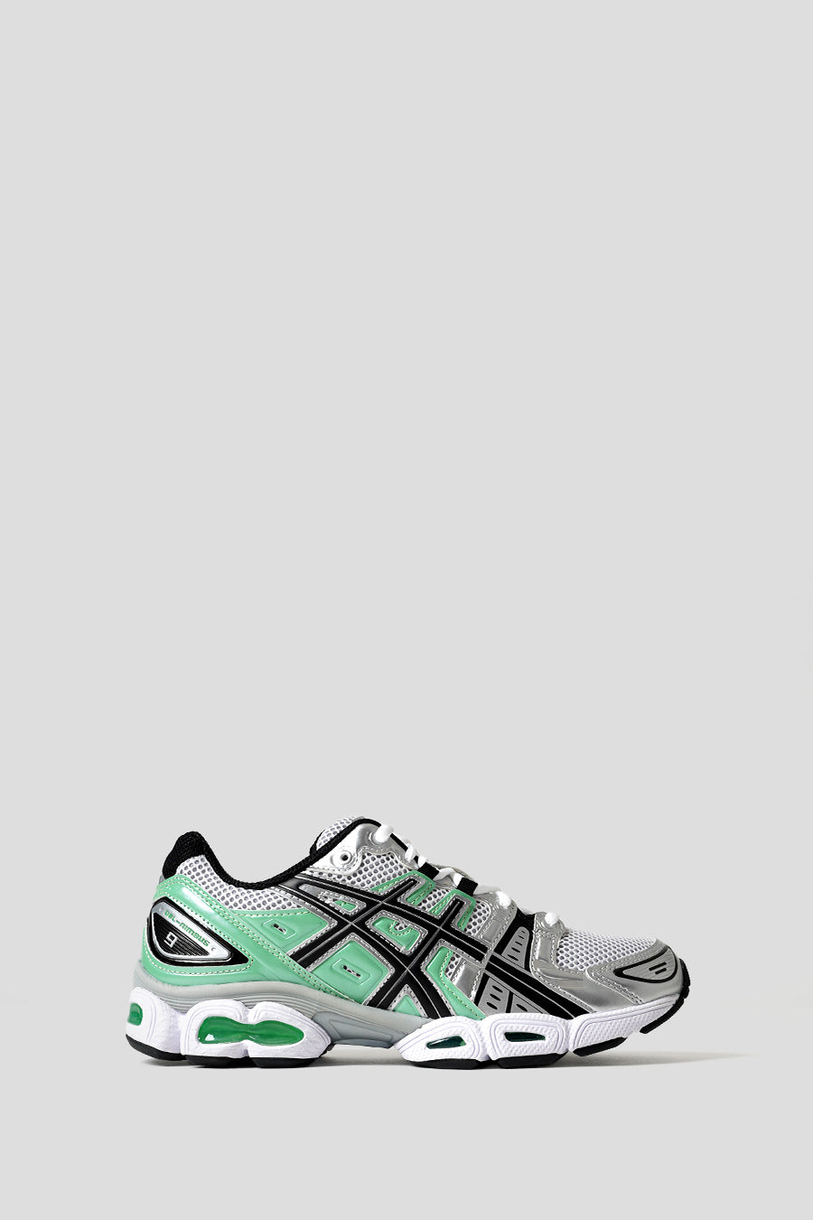 Asics - WHITE AND BAMBOO GEL-NIMBUS 9 W SNEAKERS - LE LABO STORE