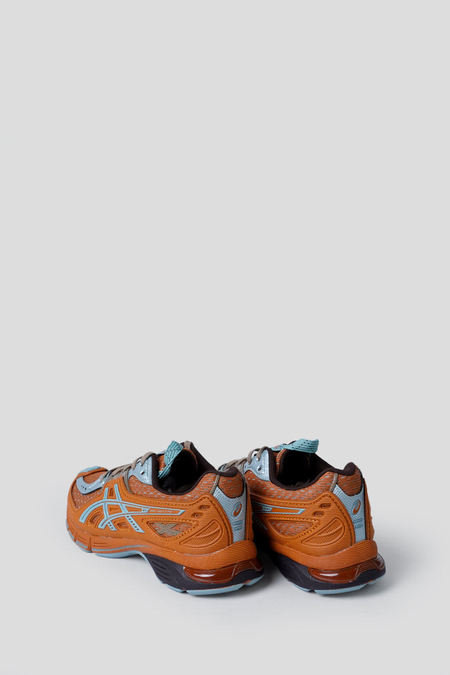 Asics - DOLPHIN GREY AND RUST ORANGE UB12-S GEL-SD-LYTE SNEAKERS - LE LABO STORE