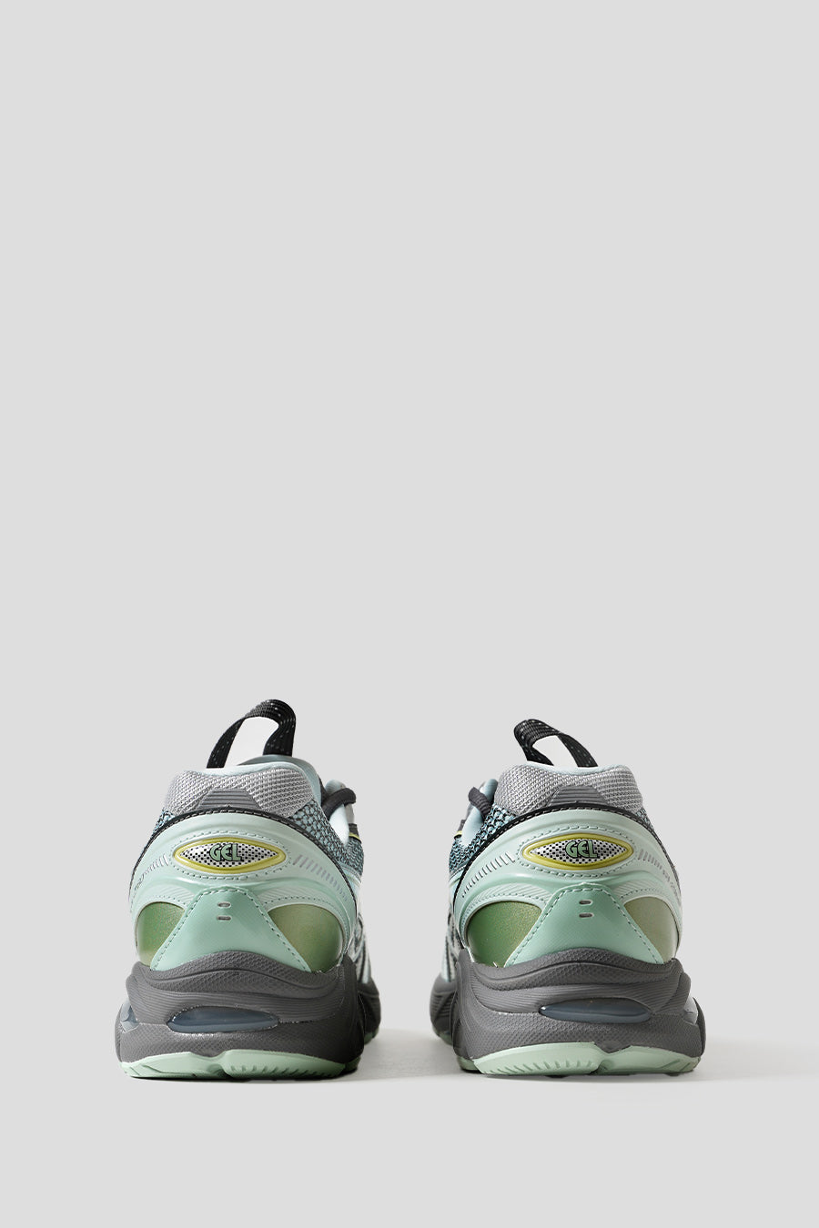 Asics - ARCTIC BLUE AND CARBON UB6-S GT-2160 SNEAKERS - LE LABO STORE