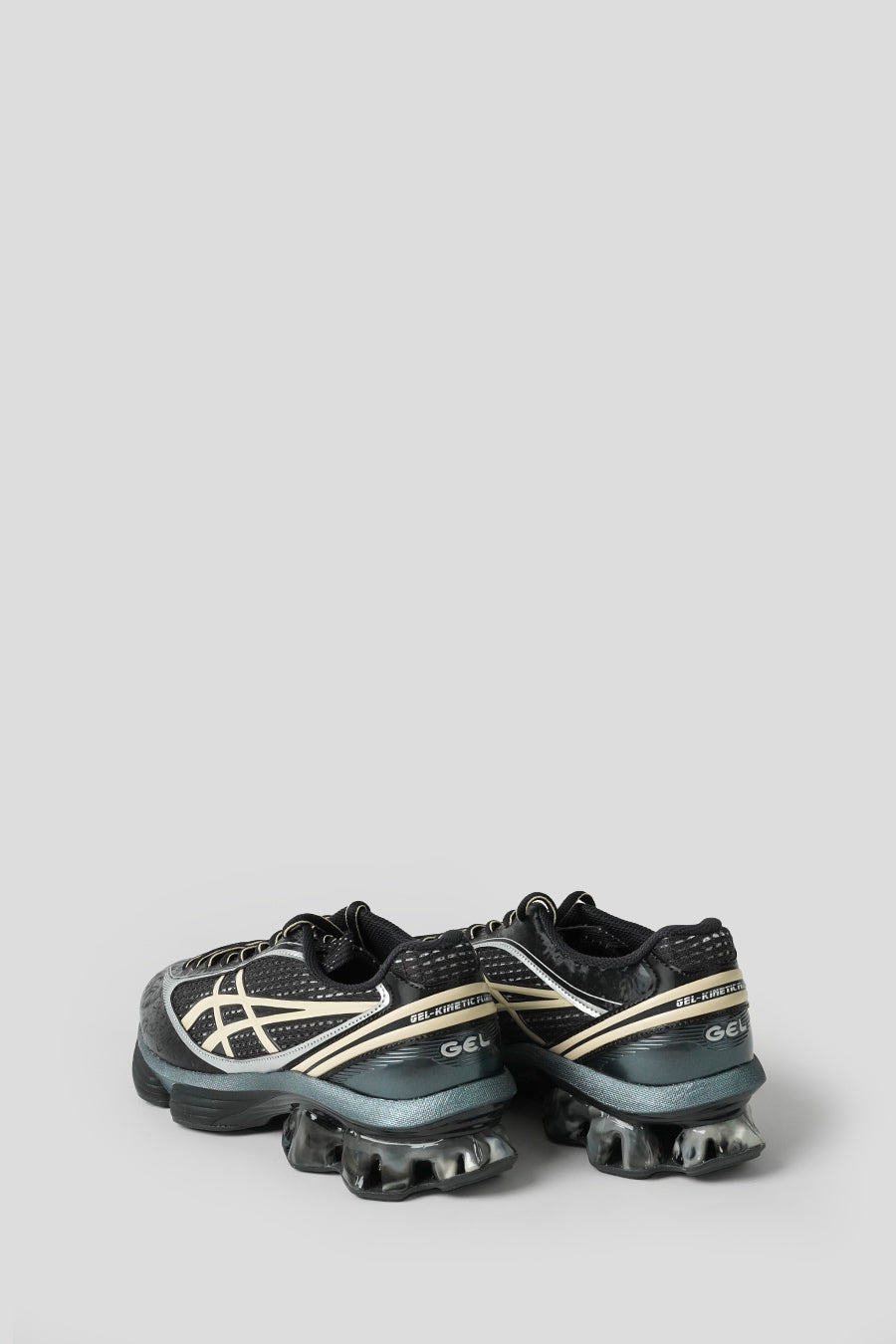 靴 US6-S GEL-KINETIC FLUENT BLACK Vanilla Asics US6-S GEL-Kinetic Fluent Sneaker » Buy online now!