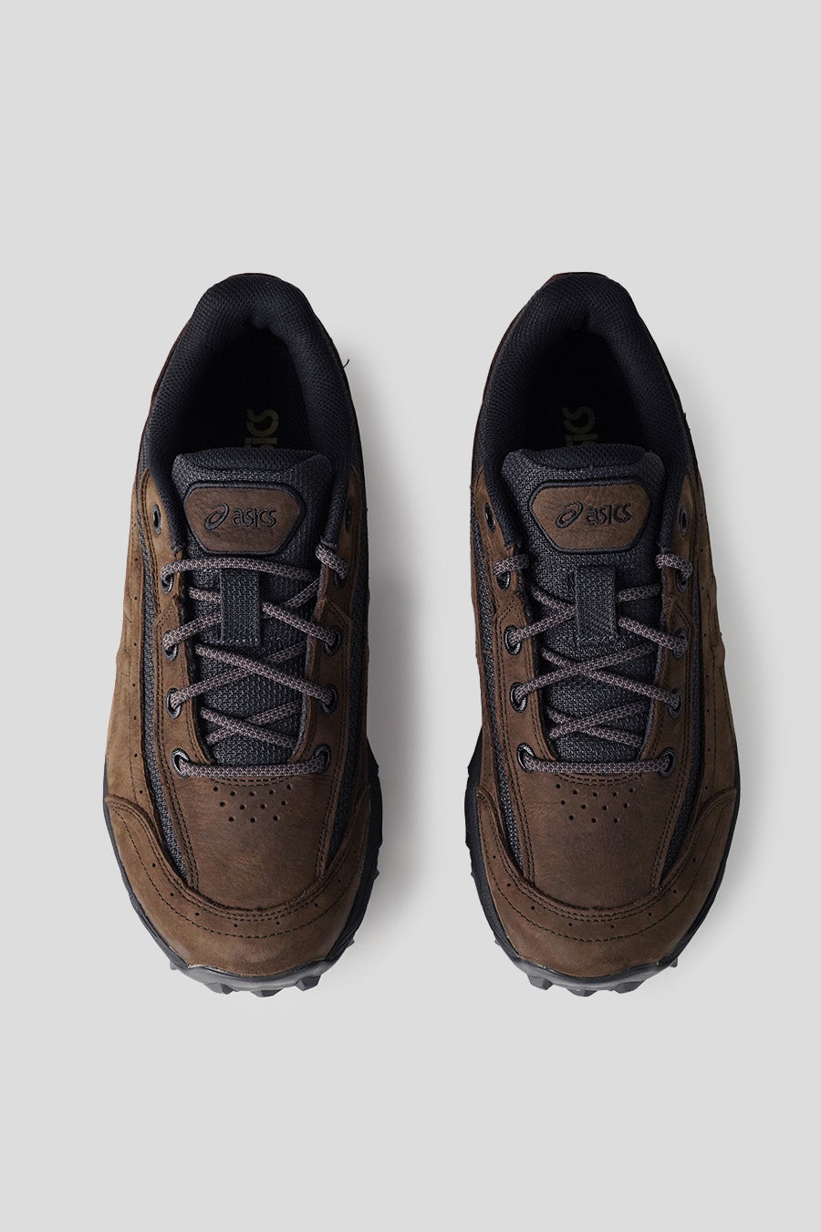 Asics - SNEAKERS GEL-TRANSCEND FJ BLACK COFFEE ET GRAPHITE GREY - LE LABO STORE