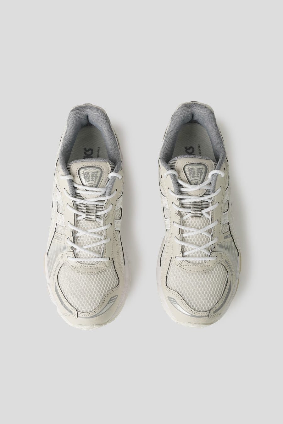 Asics - SNEAKERS KAYANO 12.1 CREAM ET SMOKE GREY - LE LABO STORE