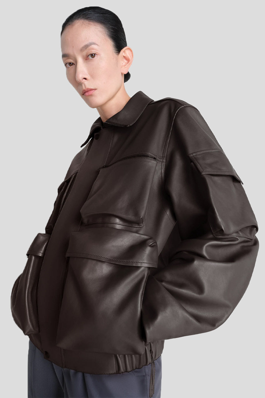 LEMAIRE - BLOUSON MULTIPOCHE EN CUIR MOKA - LE LABO STORE