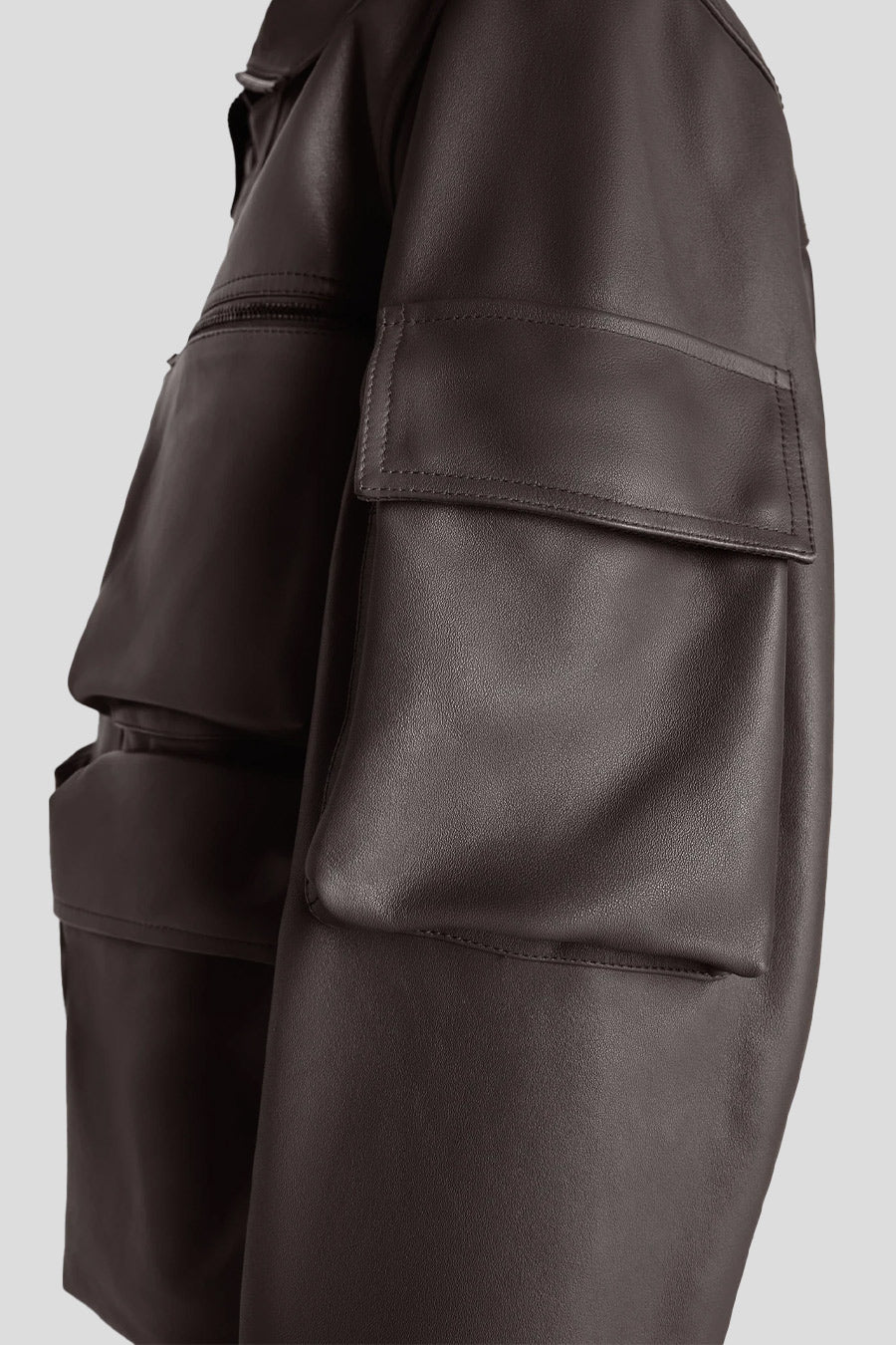LEMAIRE - BLOUSON MULTIPOCHE EN CUIR MOKA - LE LABO STORE